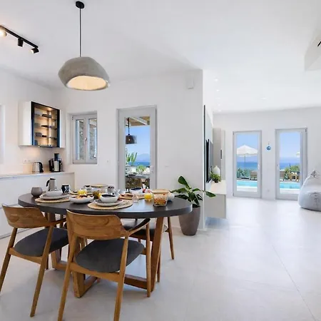 Black Pearl - Sea Front