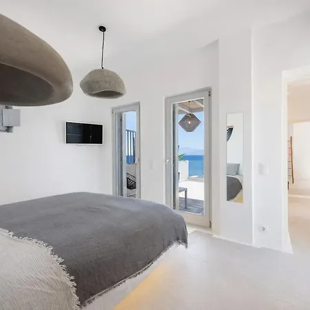 Black Pearl - Sea Front * Ambelász