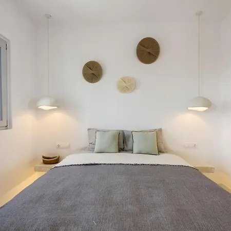 Black Pearl - Sea Front Ambelász