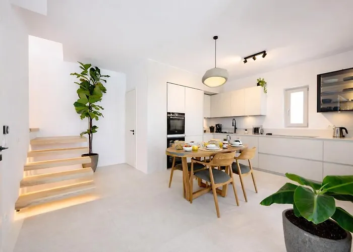 Black Pearl - Sea Front Ampelas