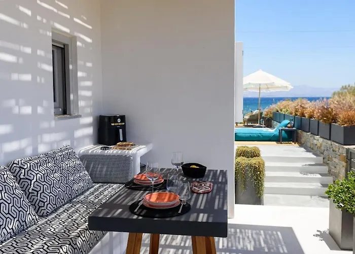 Villa Black Pearl - Sea Front Ampelas