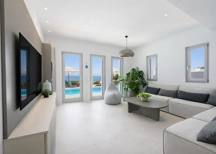 Black Pearl - Sea Front Villa *