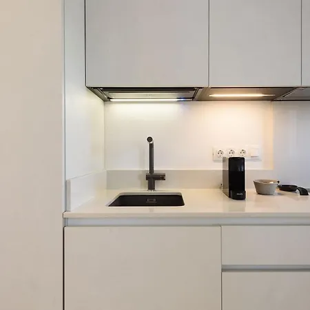 Black Pearl - Sea Front Villa *