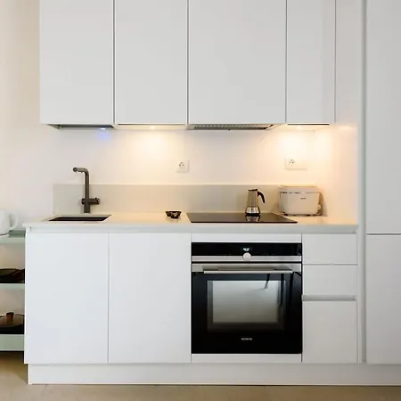 Black Pearl - Sea Front