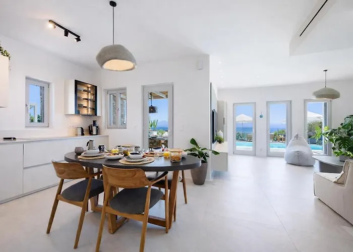 Black Pearl - Sea Front