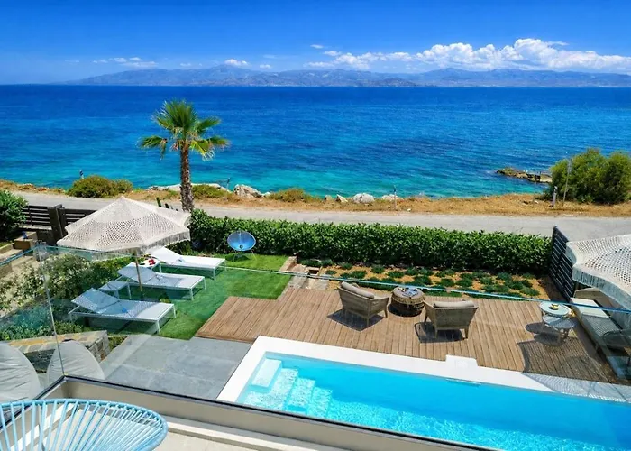 Black Pearl - Sea Front Villa