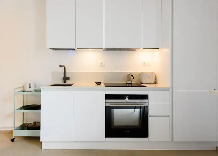 Black Pearl - Sea Front